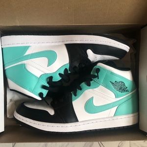 Air Jordan 1 Mid “Tropical Twist” Mens Sneakers